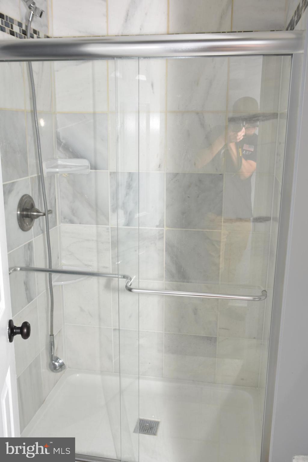 NORTH SPRINGFIELD - Residential Lease