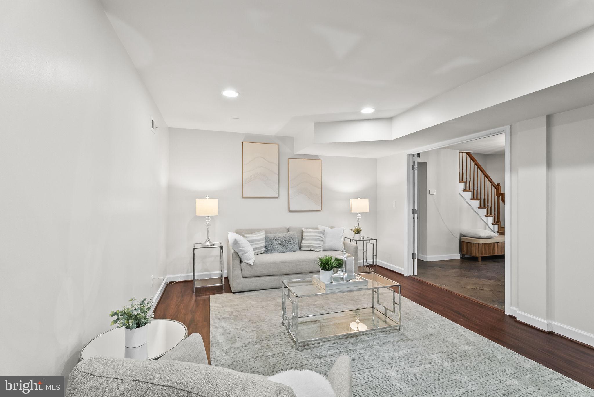 DUNLOP HILLS - Residential