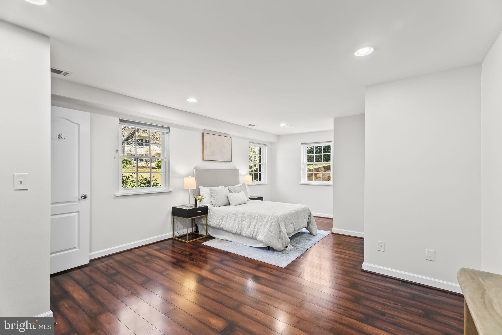 DUNLOP HILLS - Residential