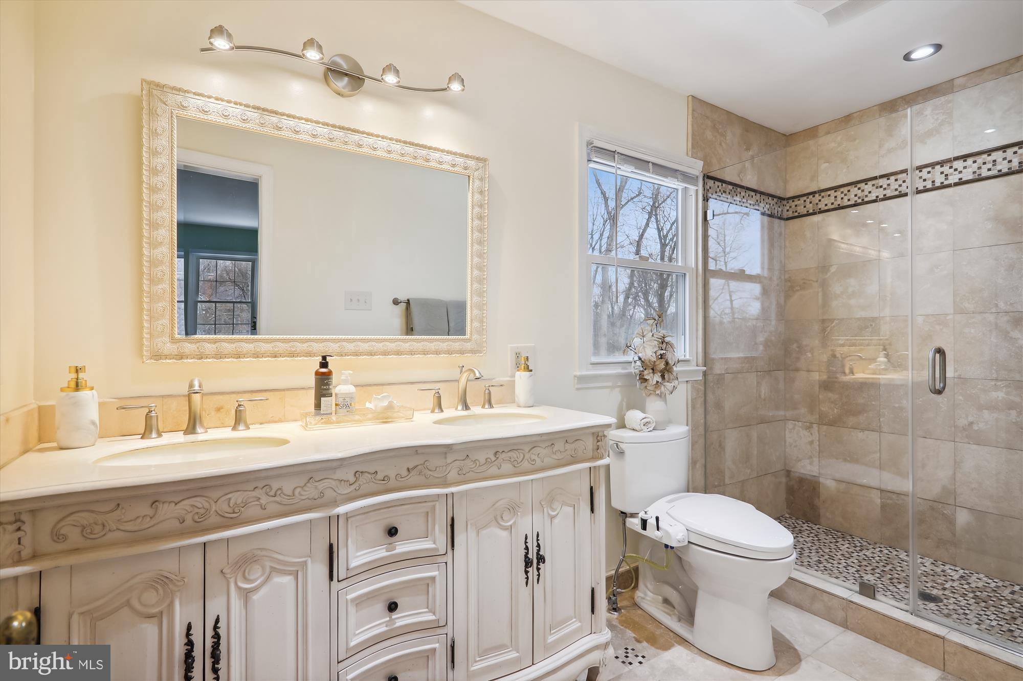 FALLSWOOD - Residential