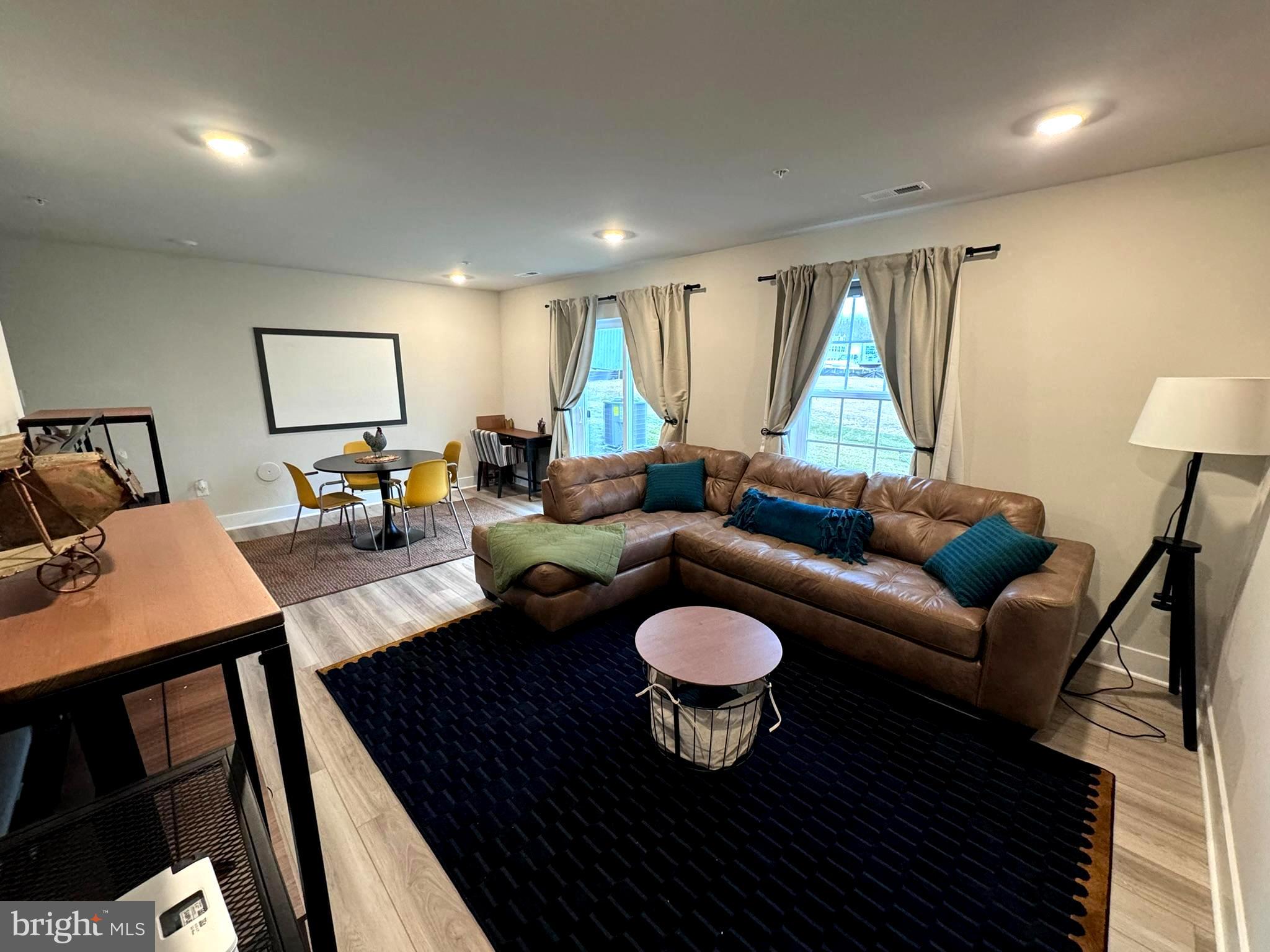 THE WOODS AT MYRTLE POINT - Residential Lease