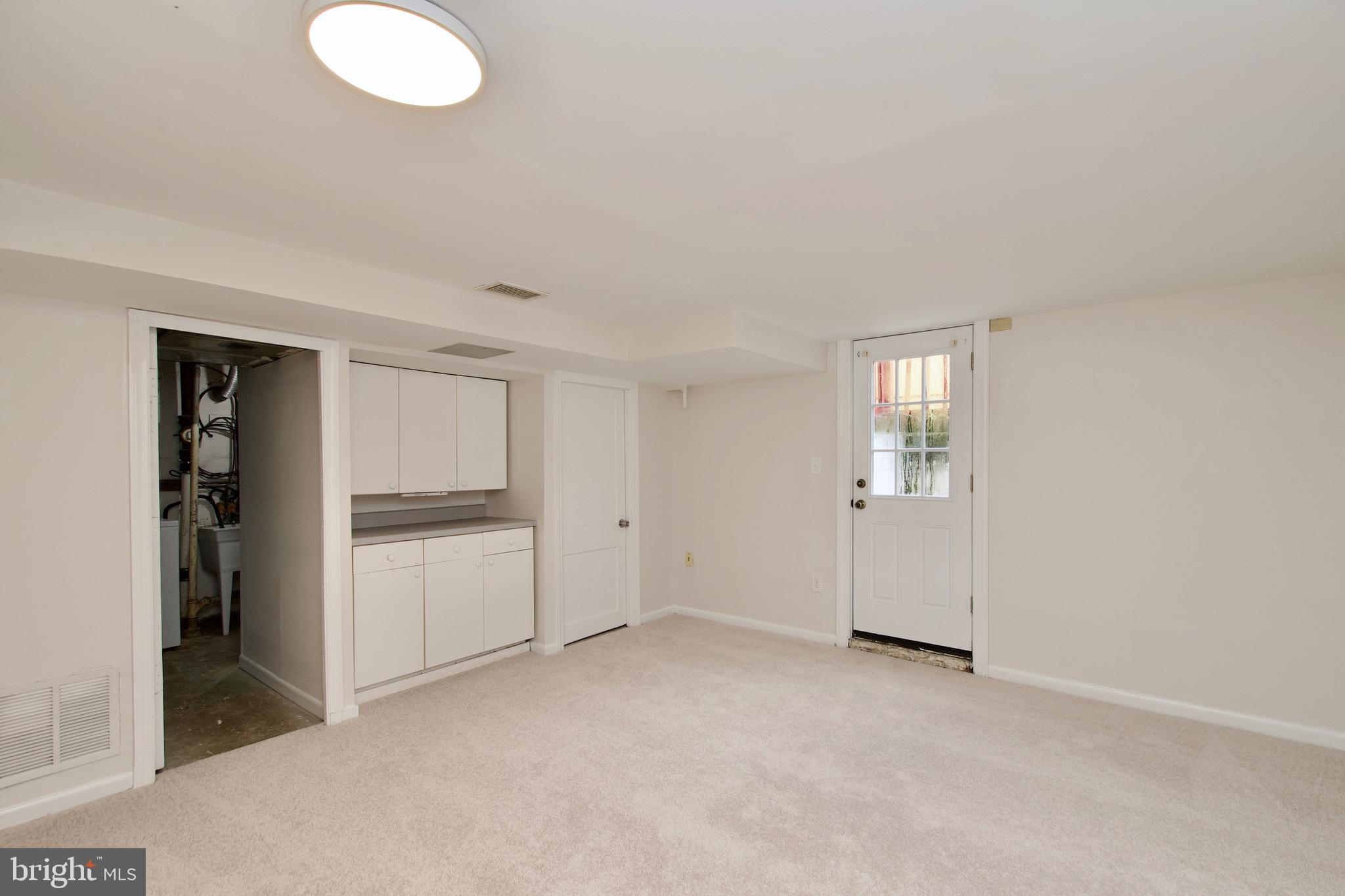 JEFFERSON MANOR - Residential