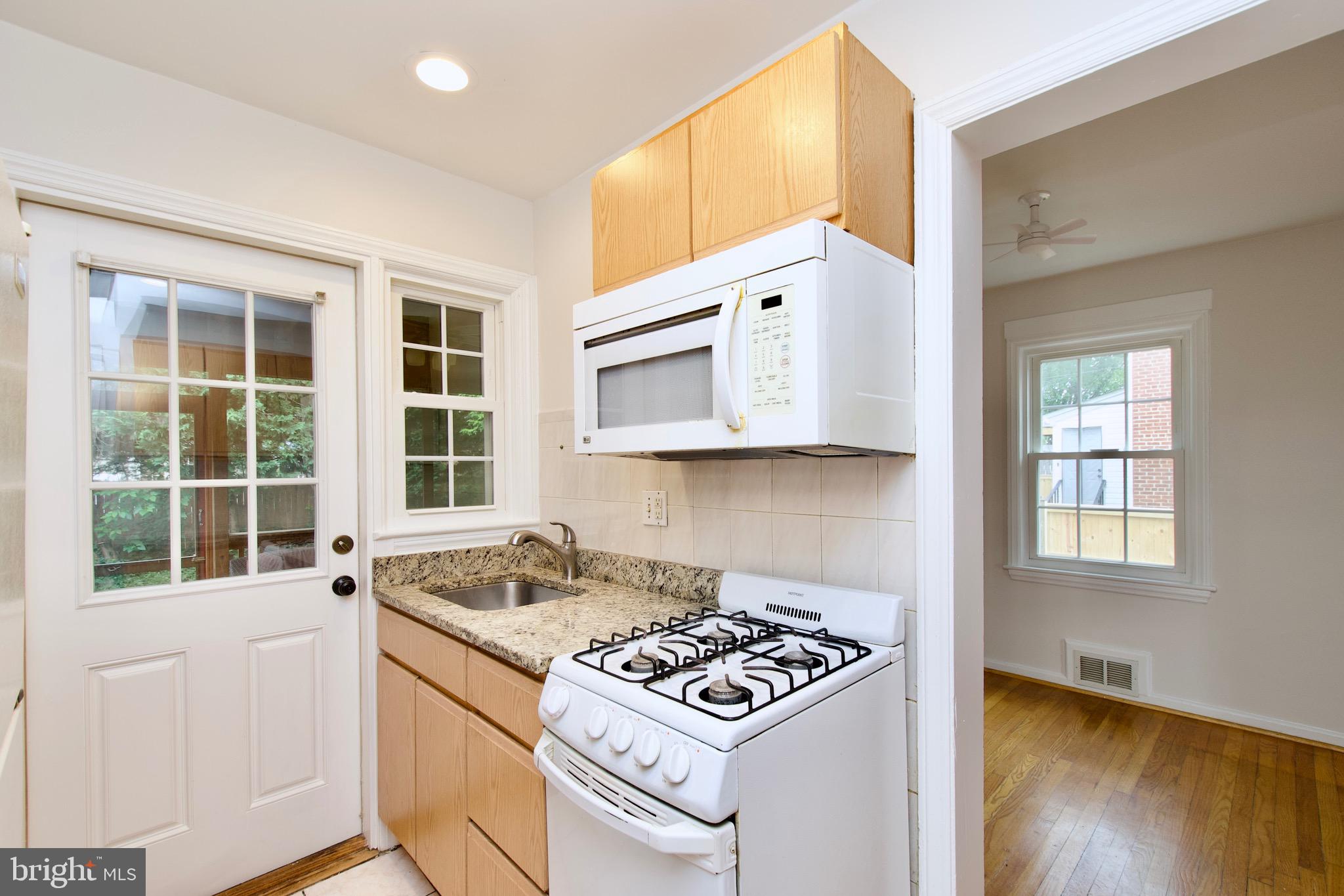 JEFFERSON MANOR - Residential