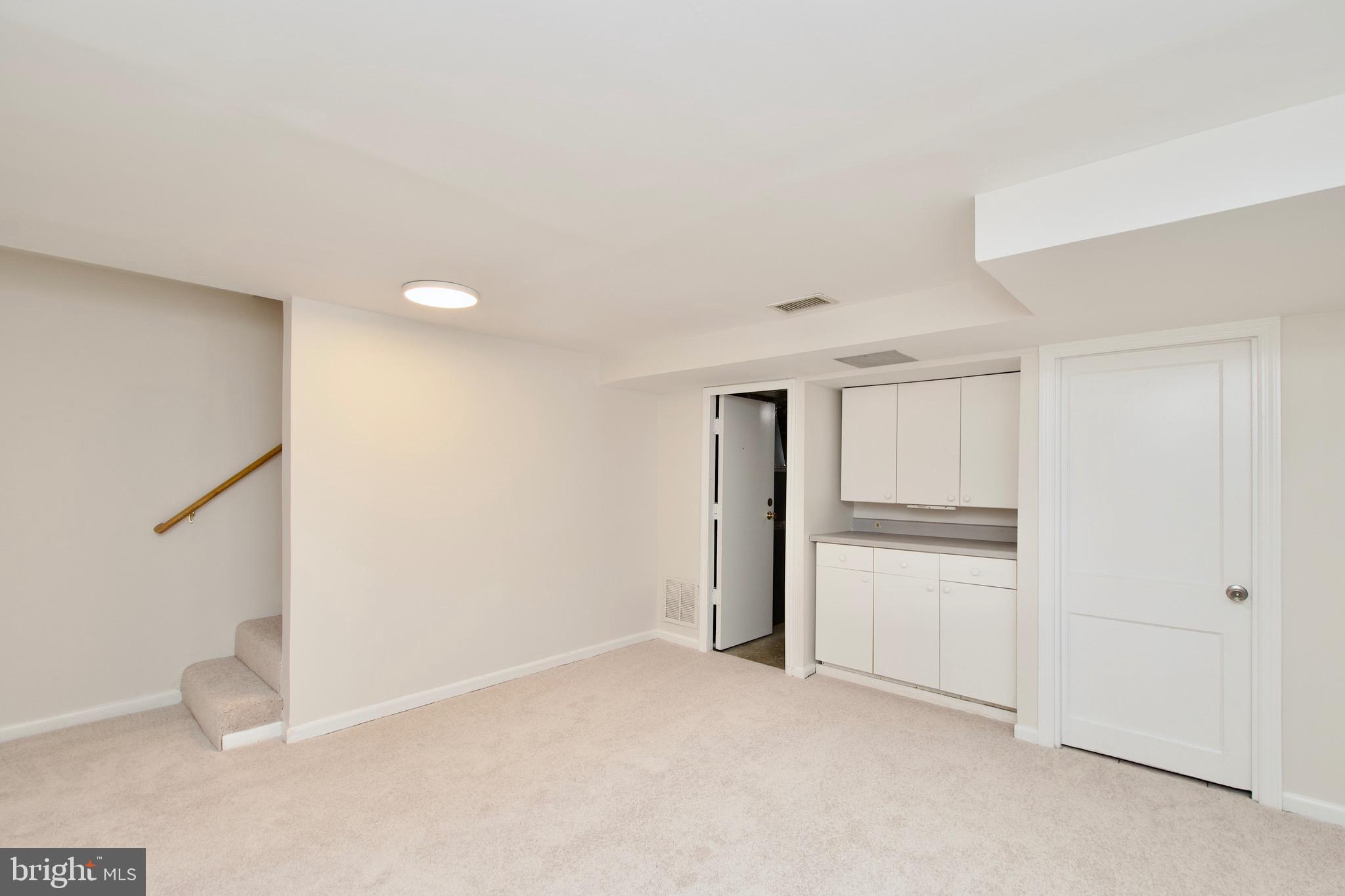 JEFFERSON MANOR - Residential