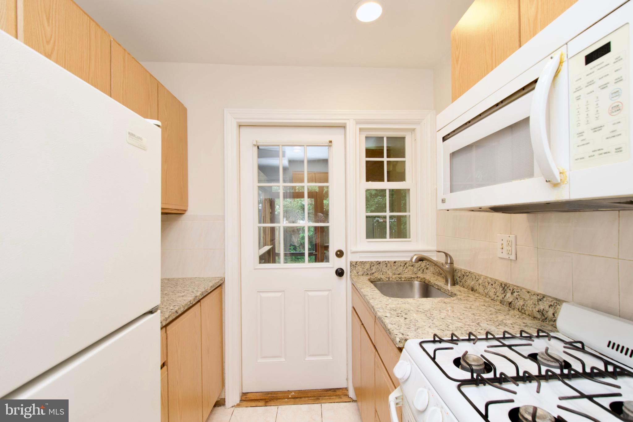 JEFFERSON MANOR - Residential