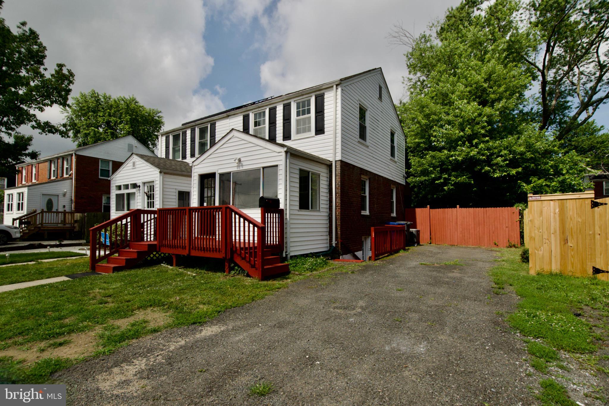 6016 N KINGS HIGHWAY