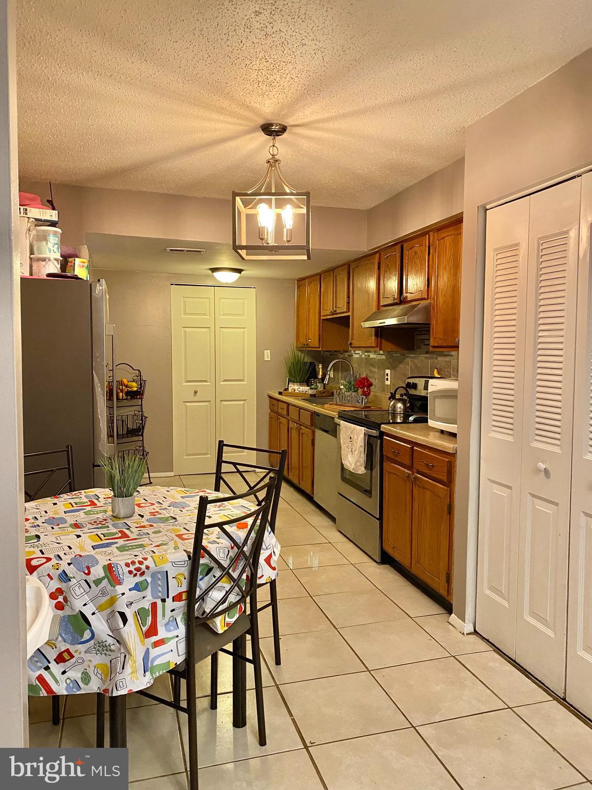 COUNTRYSIDE - Residential