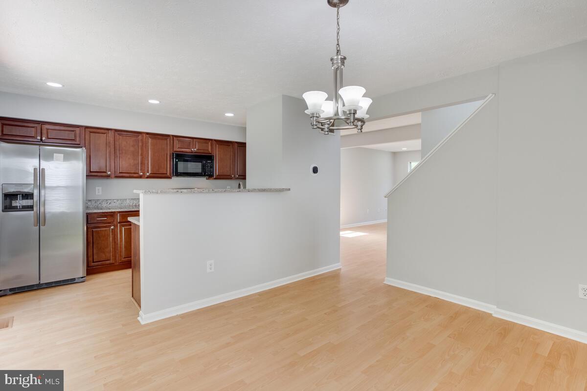 STRATFORD SQUARE - Residential