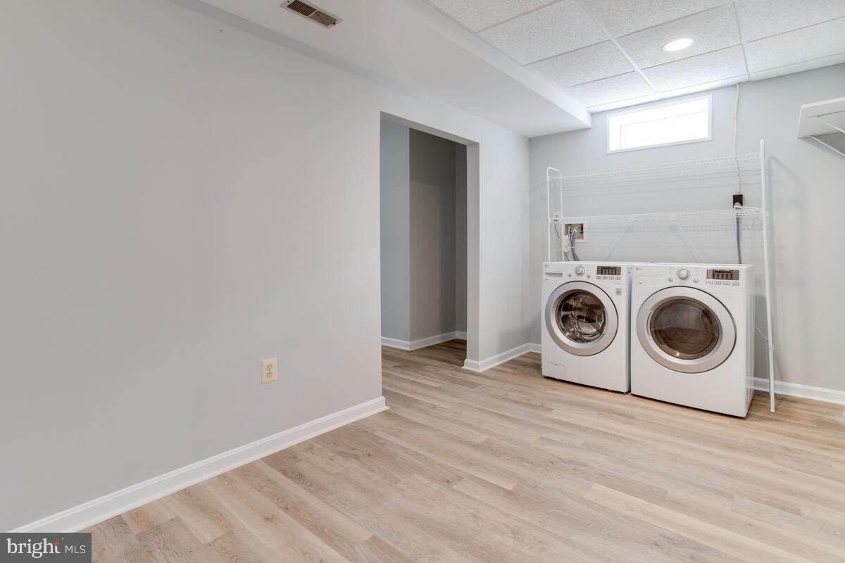 STRATFORD SQUARE - Residential