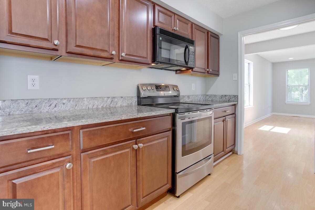 STRATFORD SQUARE - Residential