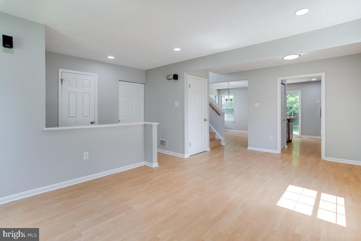 STRATFORD SQUARE - Residential