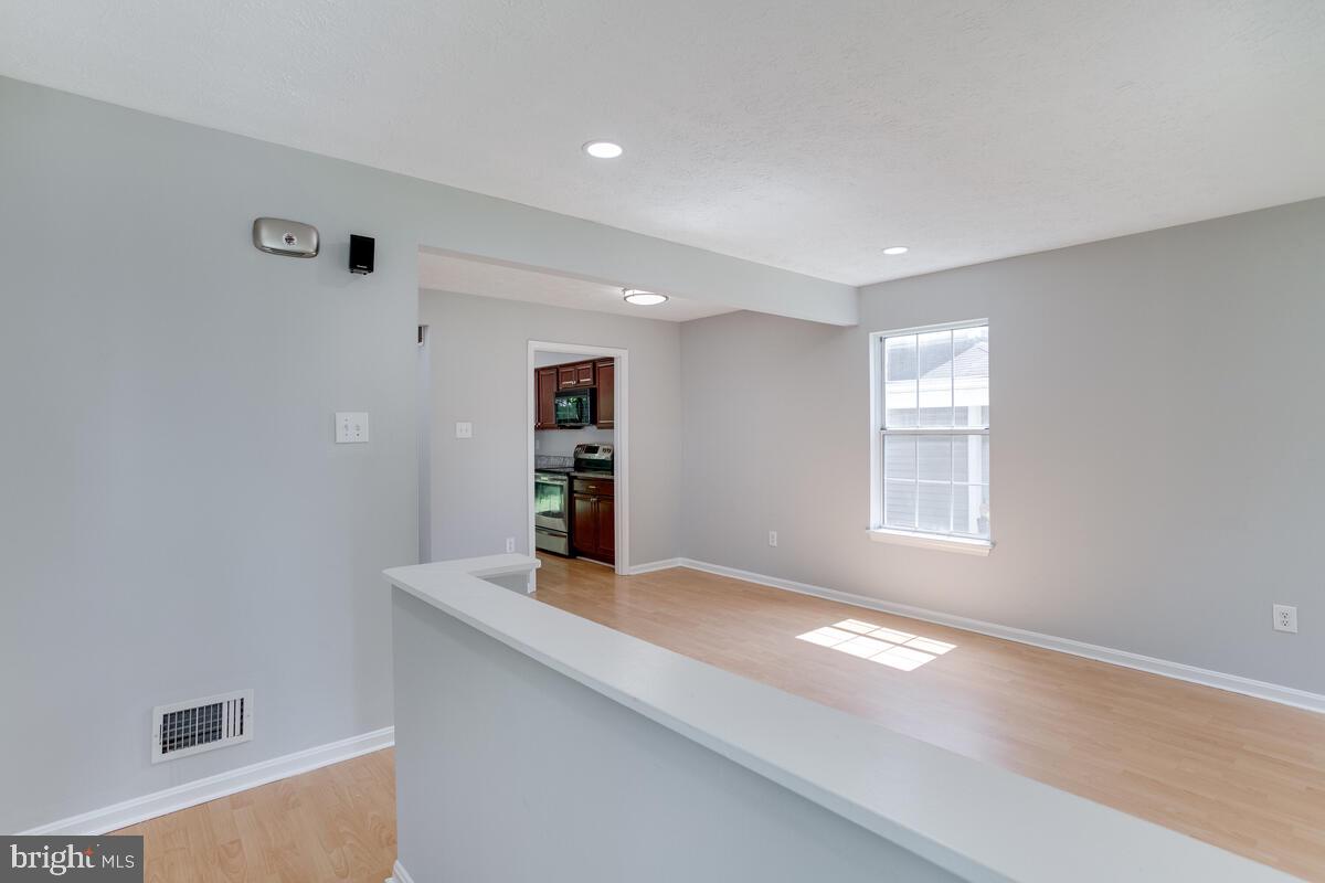 STRATFORD SQUARE - Residential