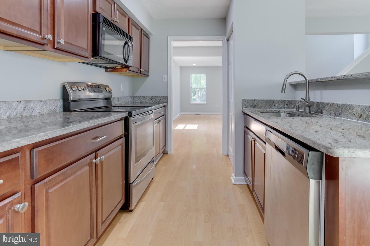 STRATFORD SQUARE - Residential