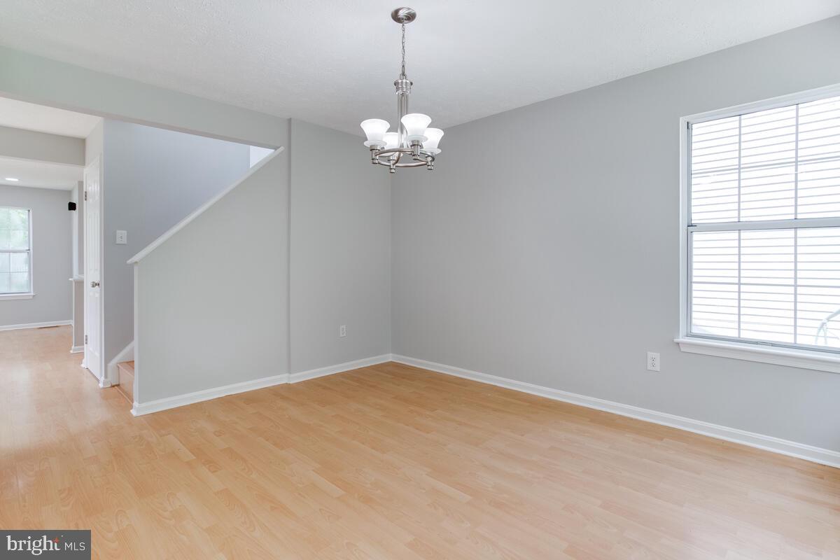 STRATFORD SQUARE - Residential