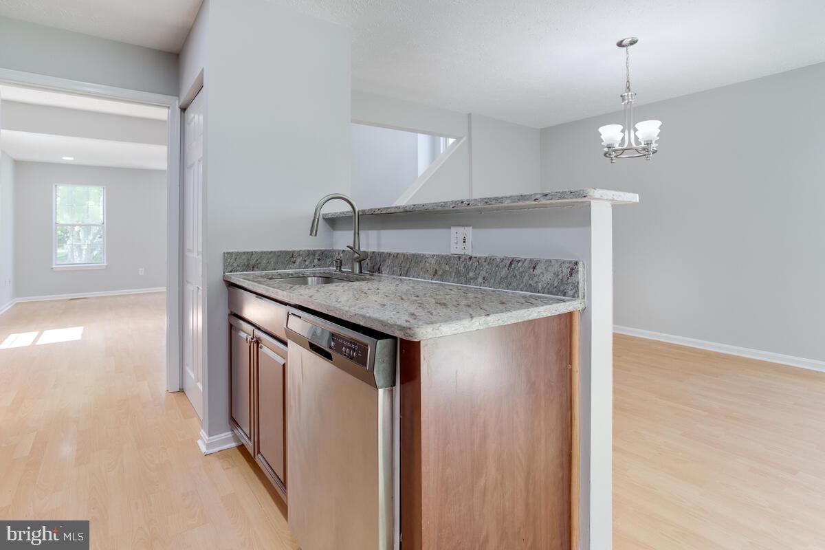 STRATFORD SQUARE - Residential