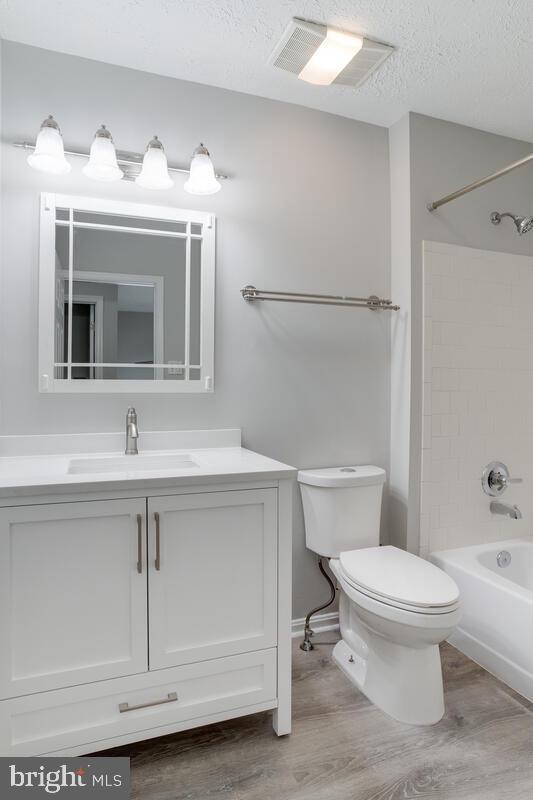 STRATFORD SQUARE - Residential