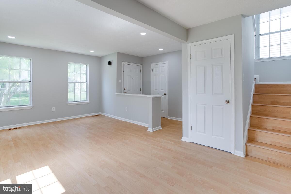 STRATFORD SQUARE - Residential