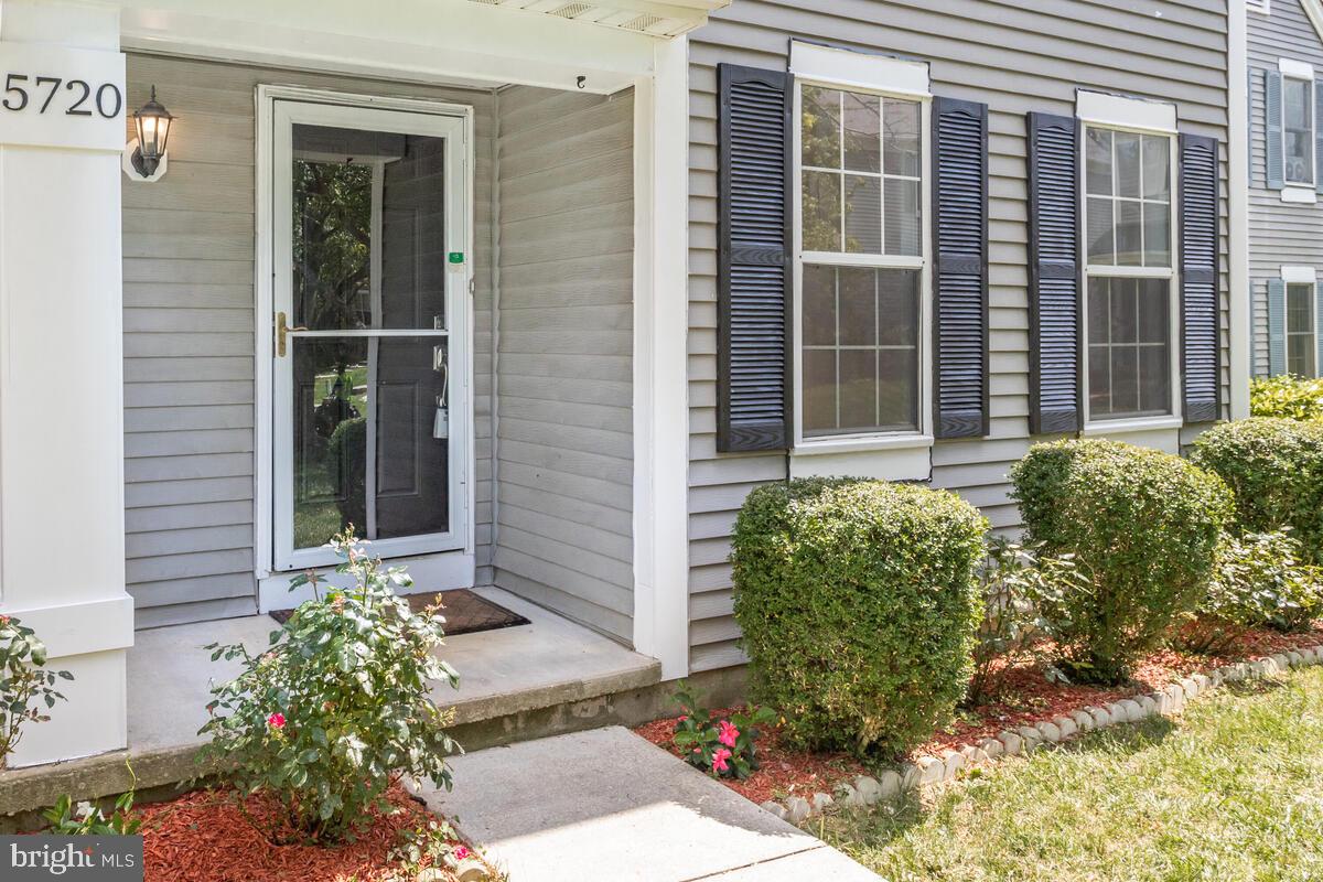 STRATFORD SQUARE - Residential