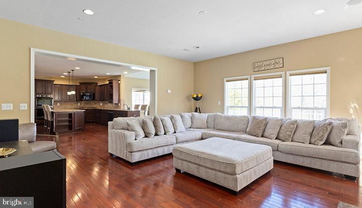 KENSINGTON HILL - Residential Lease