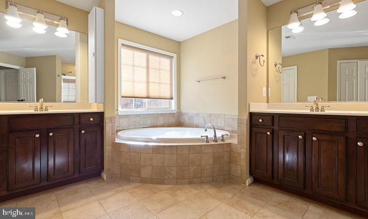 KENSINGTON HILL - Residential Lease