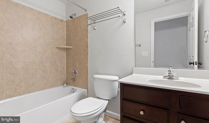 KENSINGTON HILL - Residential Lease