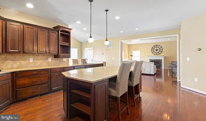 KENSINGTON HILL - Residential Lease