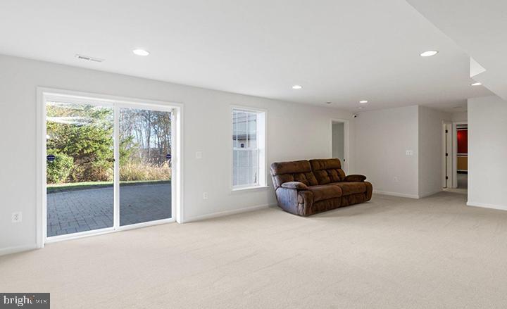 KENSINGTON HILL - Residential Lease