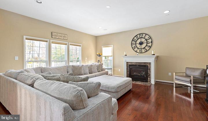 KENSINGTON HILL - Residential Lease