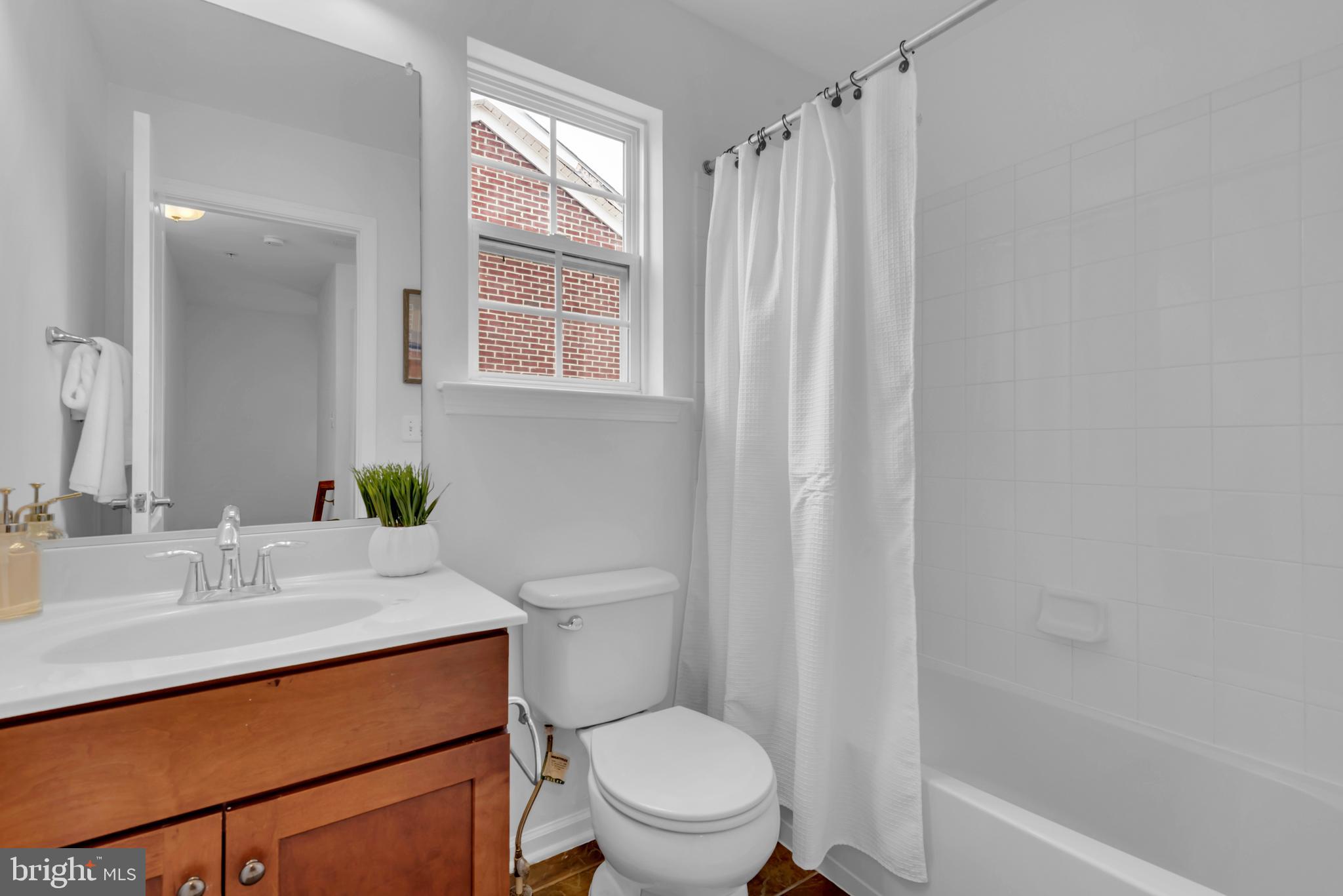 THE PARK AT ADDISON METRO - Residential