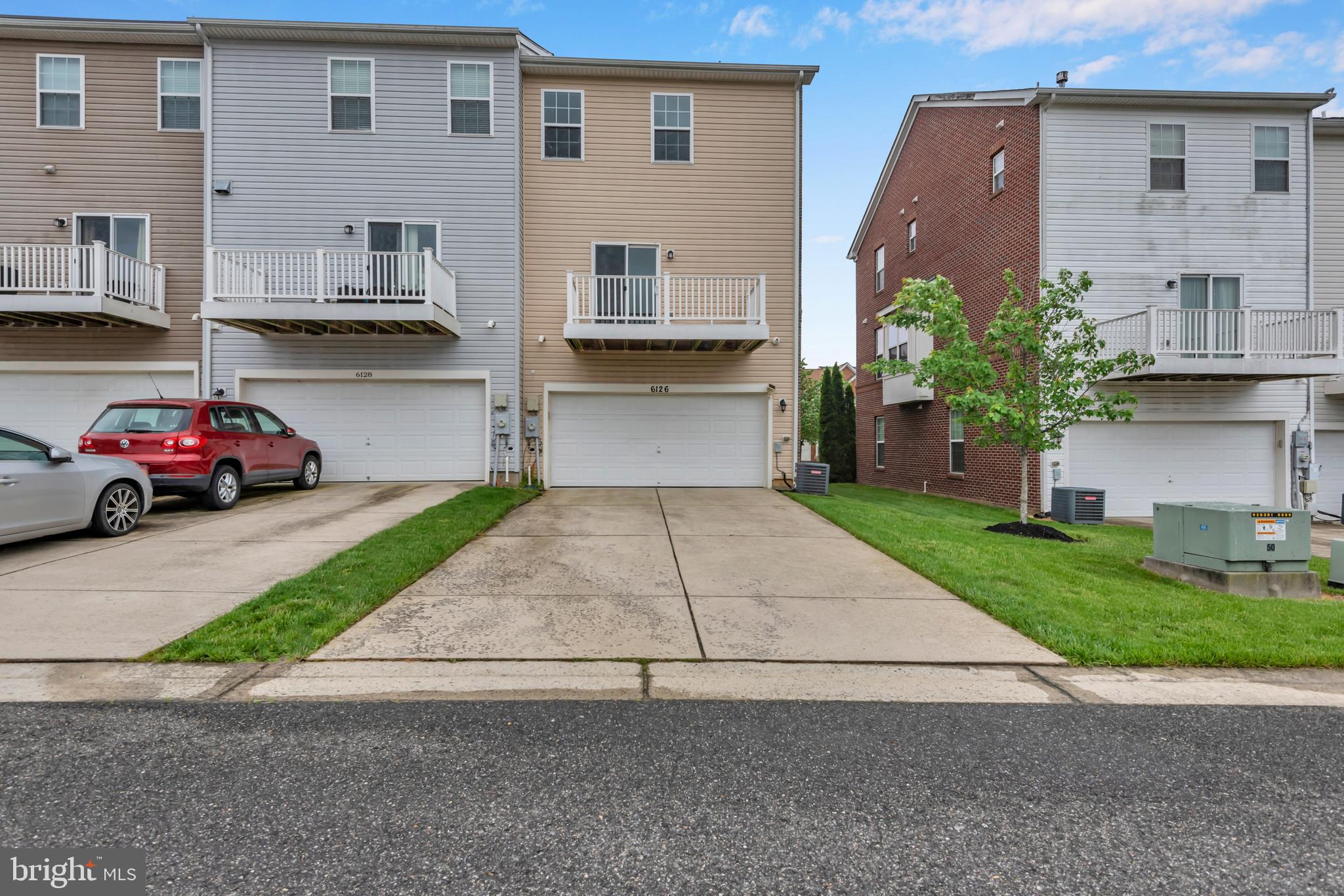 THE PARK AT ADDISON METRO - Residential