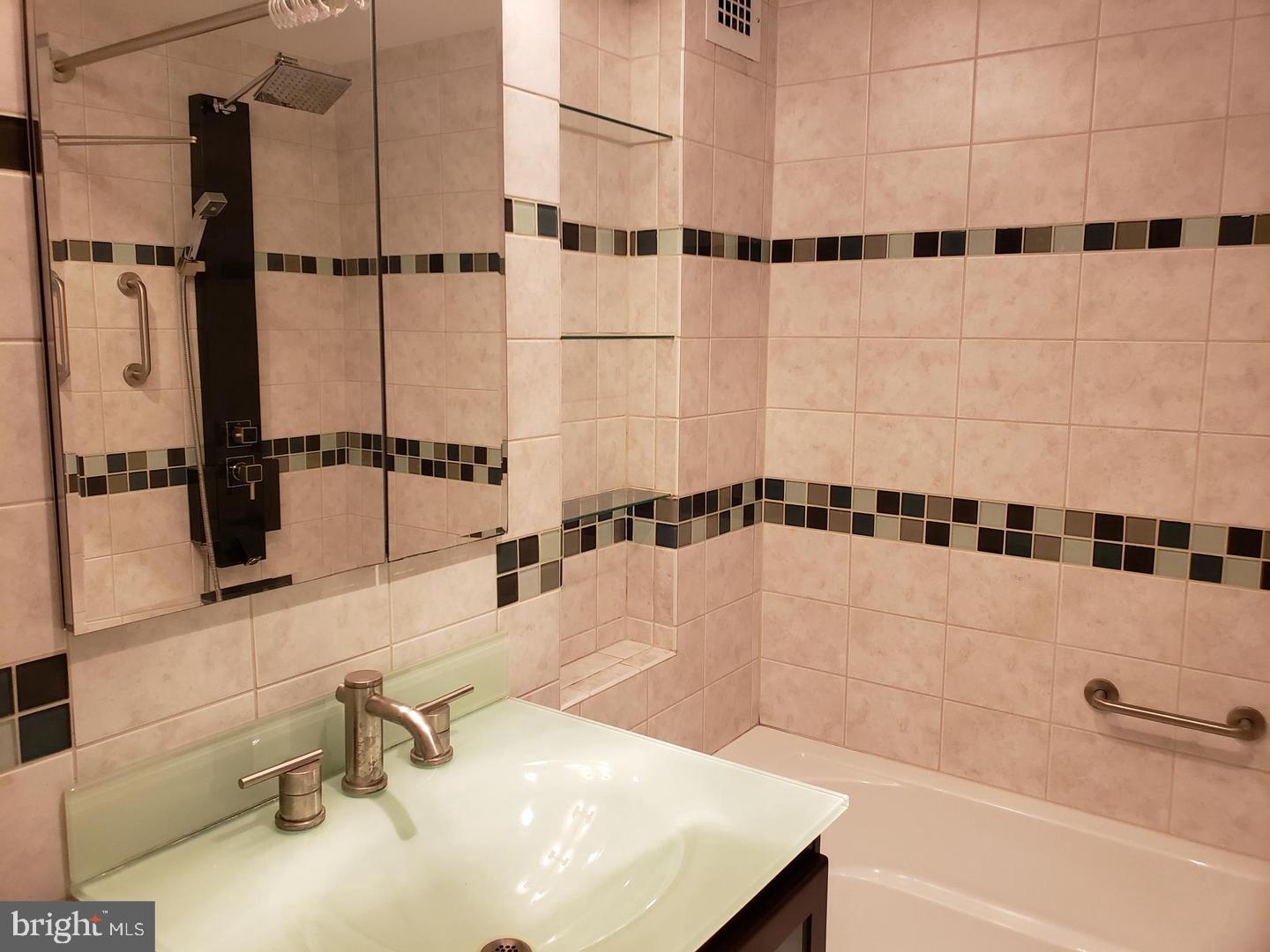 GROSVENOR PARK - Residential