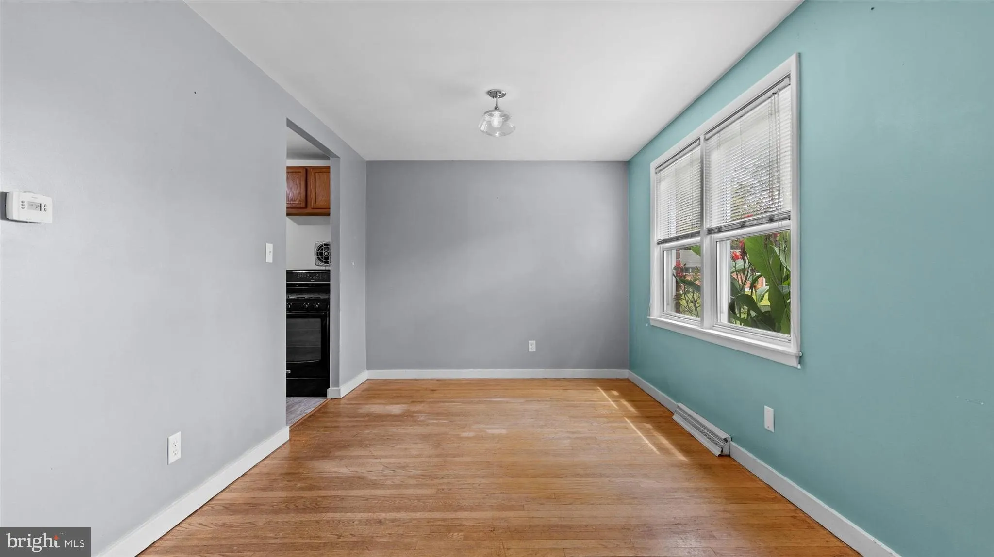 York, Pennsylvania 17402, United States, 3 Bedrooms Bedrooms, ,2 BathroomsBathrooms,Residential,Pending,189644