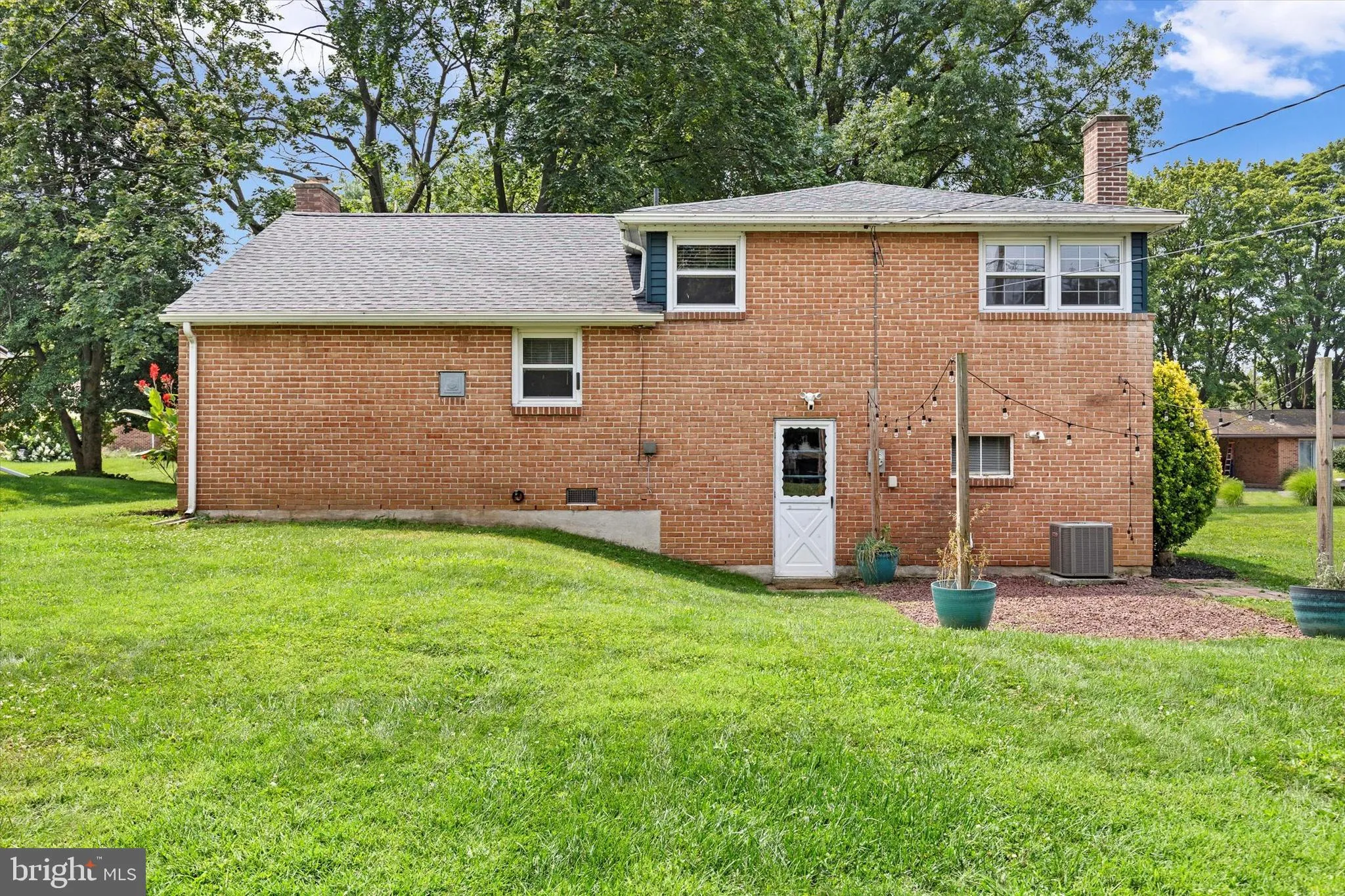 York, Pennsylvania 17402, United States, 3 Bedrooms Bedrooms, ,2 BathroomsBathrooms,Residential,Pending,189644