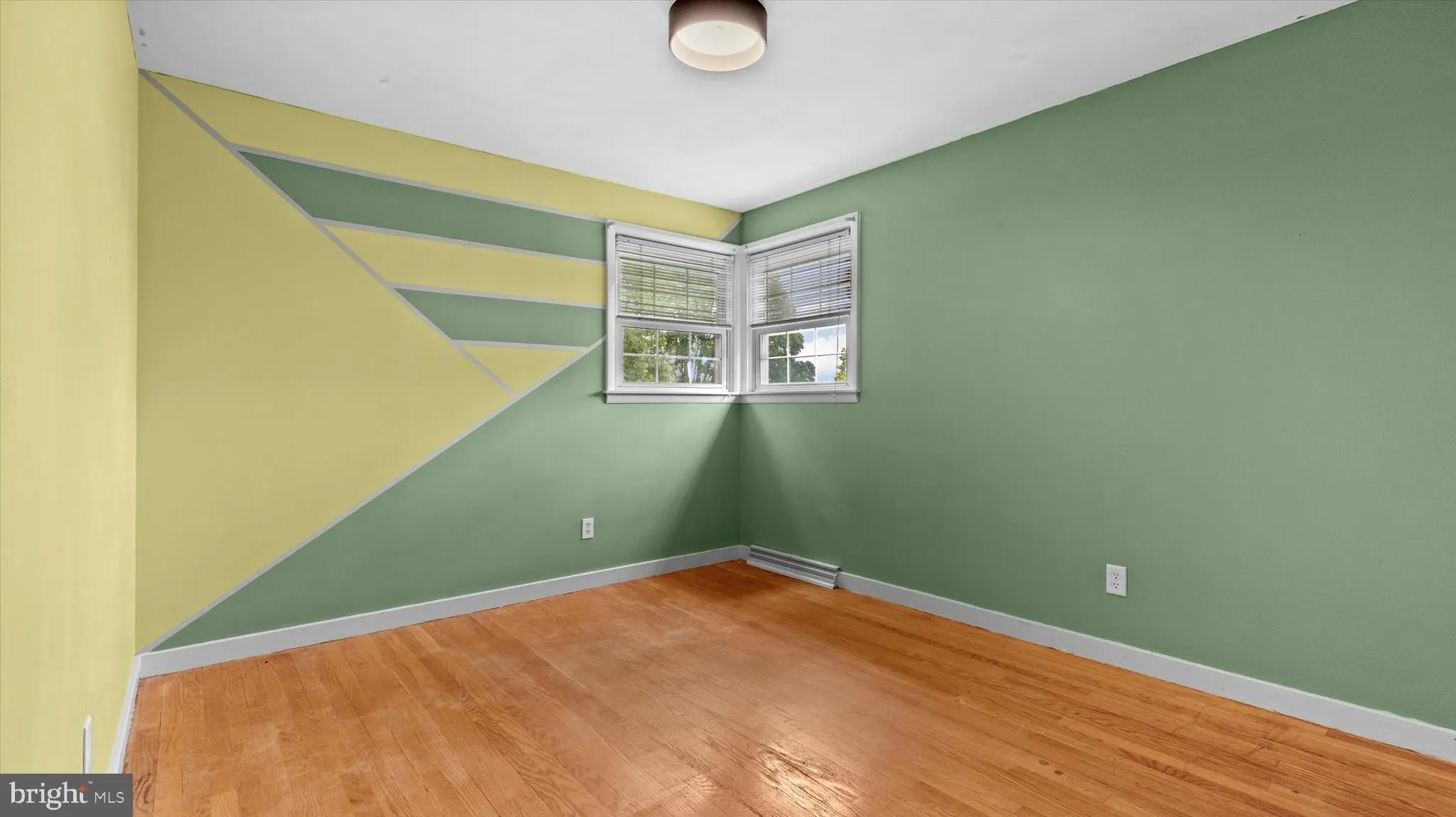 York, Pennsylvania 17402, United States, 3 Bedrooms Bedrooms, ,2 BathroomsBathrooms,Residential,Pending,189644