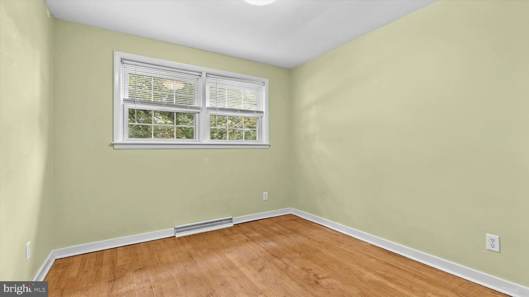 York, Pennsylvania 17402, United States, 3 Bedrooms Bedrooms, ,2 BathroomsBathrooms,Residential,Pending,189644