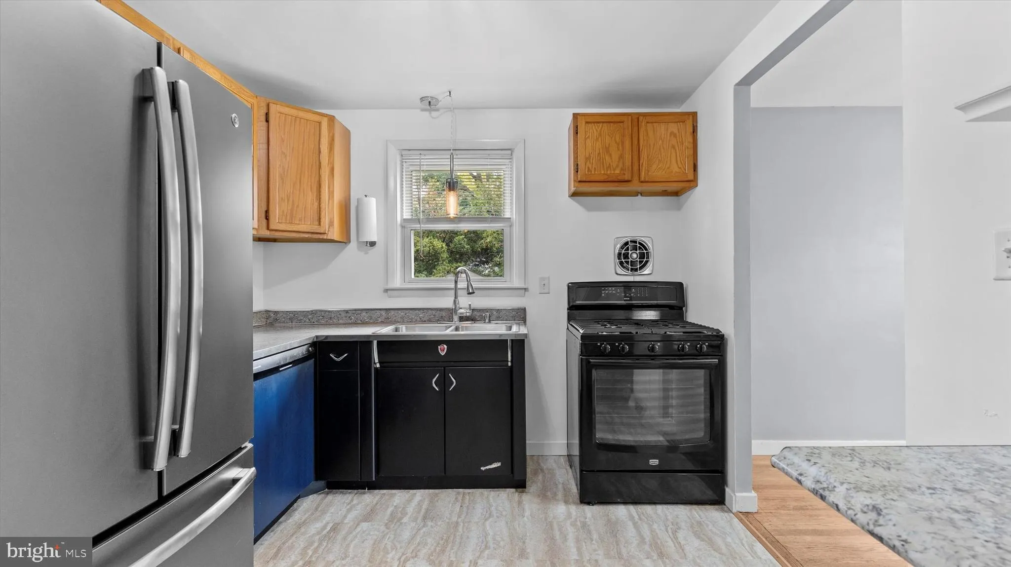 York, Pennsylvania 17402, United States, 3 Bedrooms Bedrooms, ,2 BathroomsBathrooms,Residential,Pending,189644