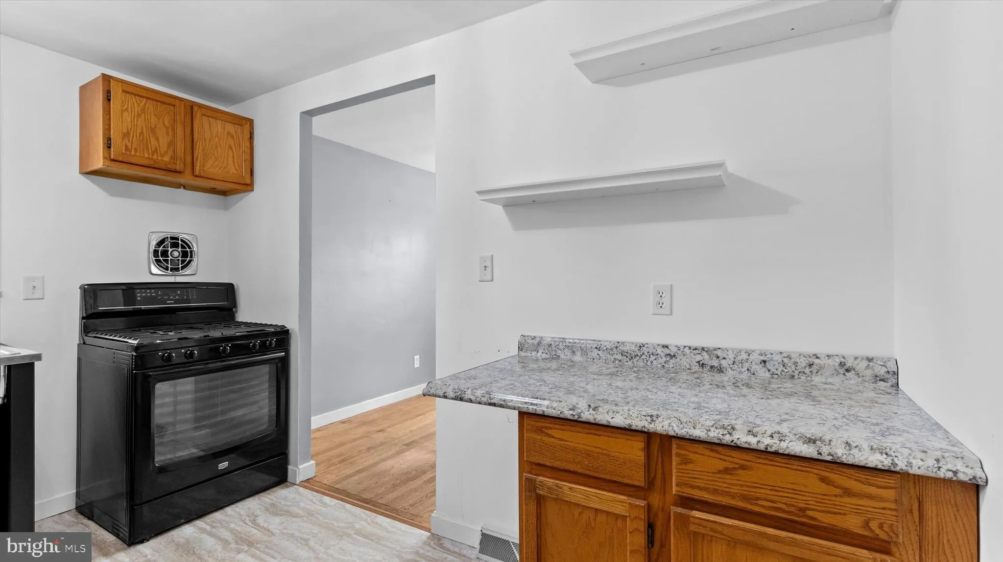 York, Pennsylvania 17402, United States, 3 Bedrooms Bedrooms, ,2 BathroomsBathrooms,Residential,Pending,189644