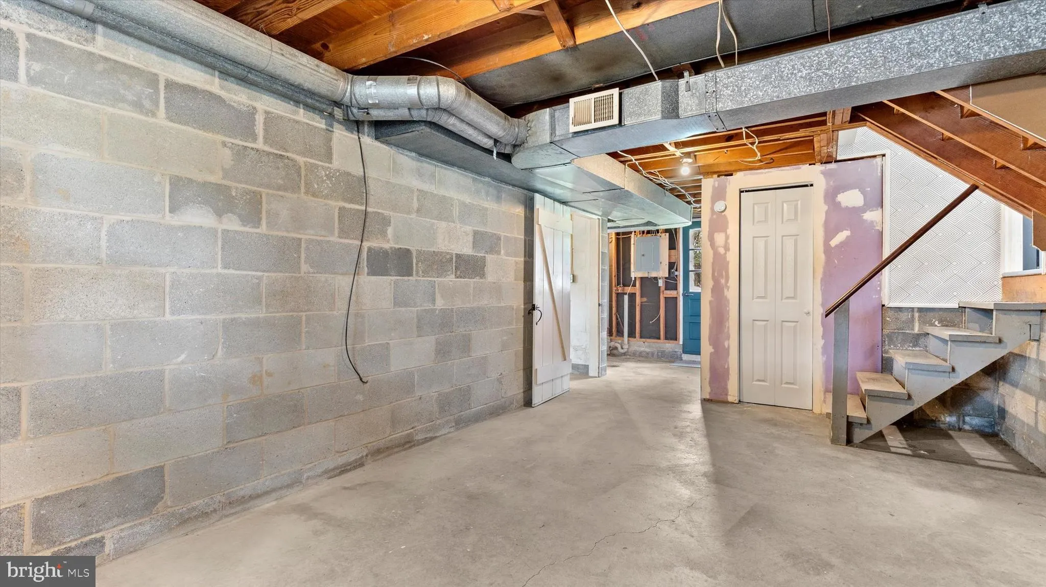 York, Pennsylvania 17402, United States, 3 Bedrooms Bedrooms, ,2 BathroomsBathrooms,Residential,Pending,189644