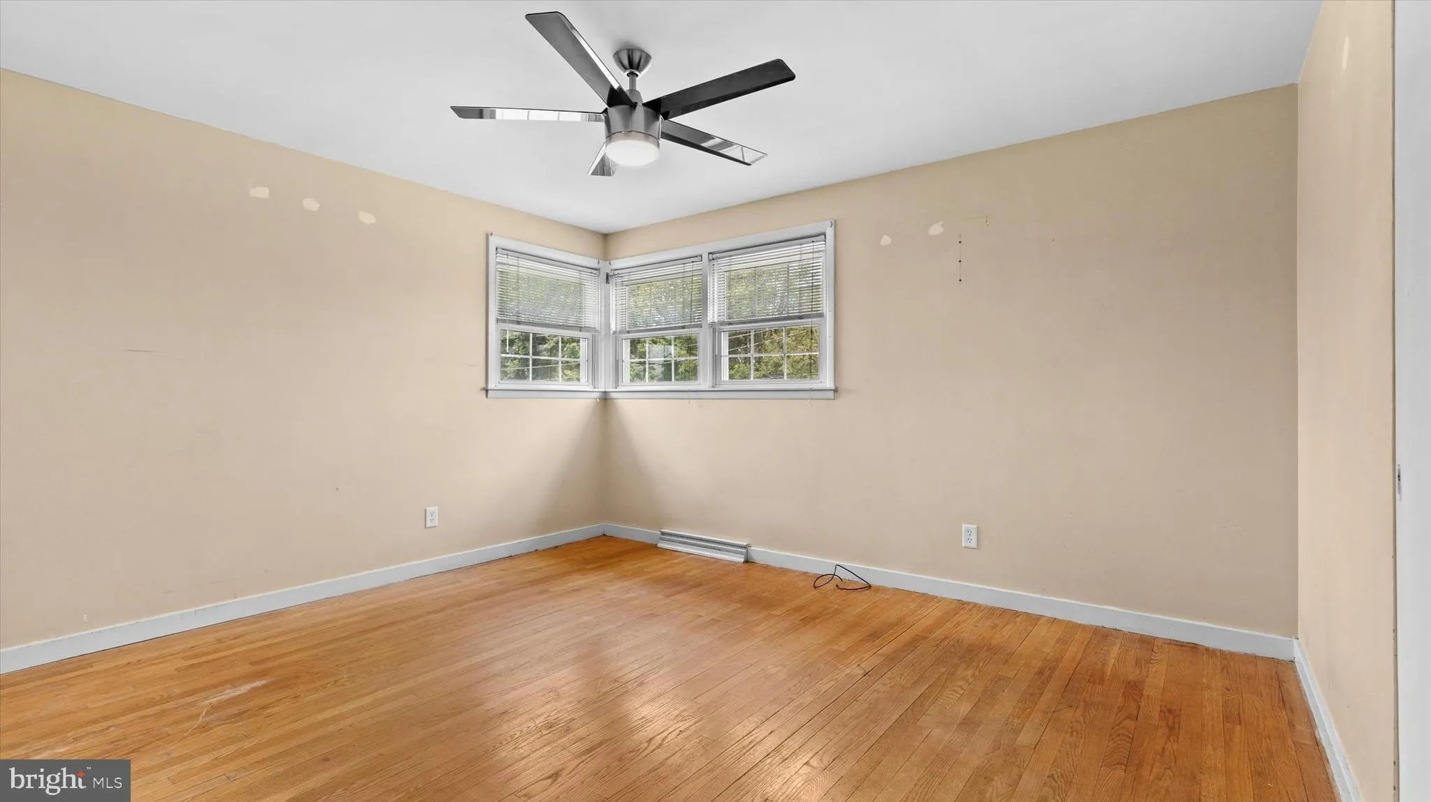 York, Pennsylvania 17402, United States, 3 Bedrooms Bedrooms, ,2 BathroomsBathrooms,Residential,Pending,189644