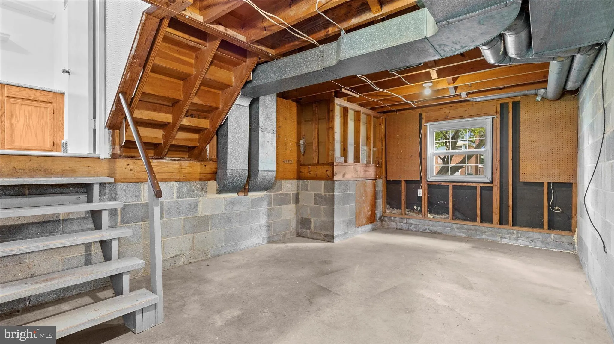 York, Pennsylvania 17402, United States, 3 Bedrooms Bedrooms, ,2 BathroomsBathrooms,Residential,Pending,189644