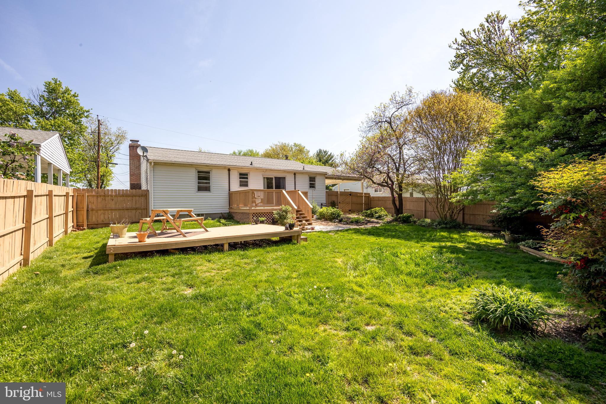 LEWIS MANOR - Residential