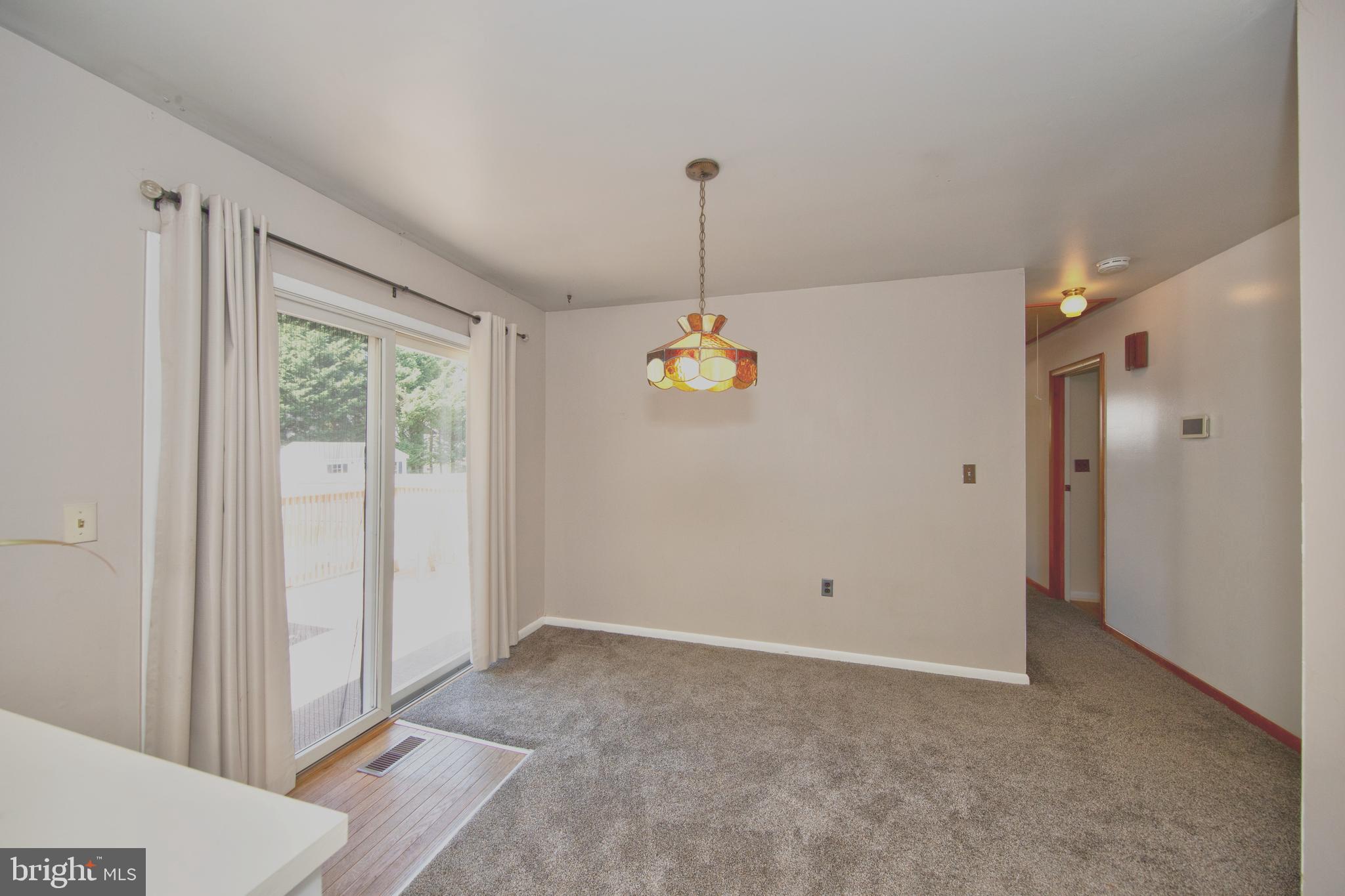 LEWIS MANOR - Residential