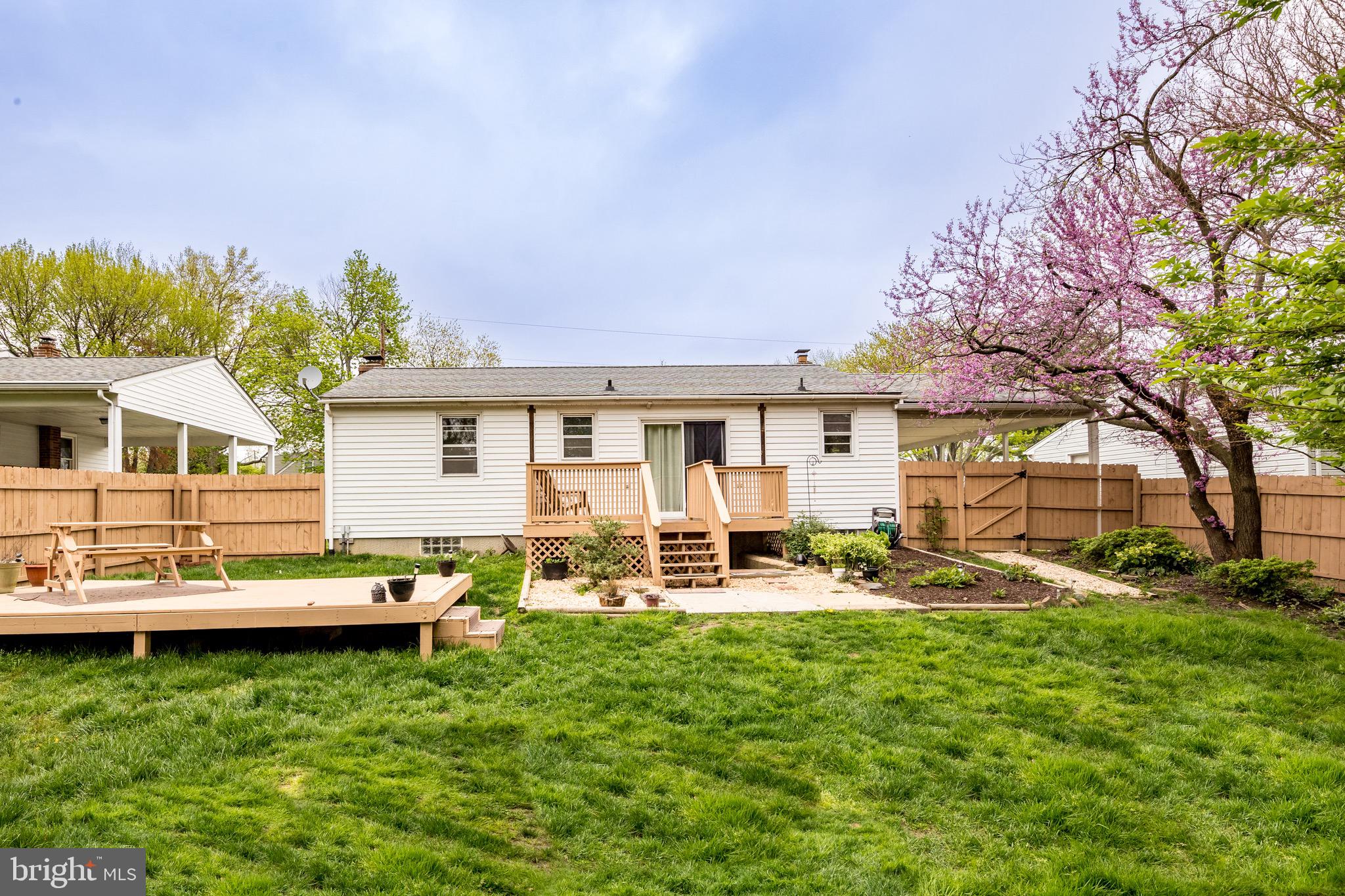 LEWIS MANOR - Residential