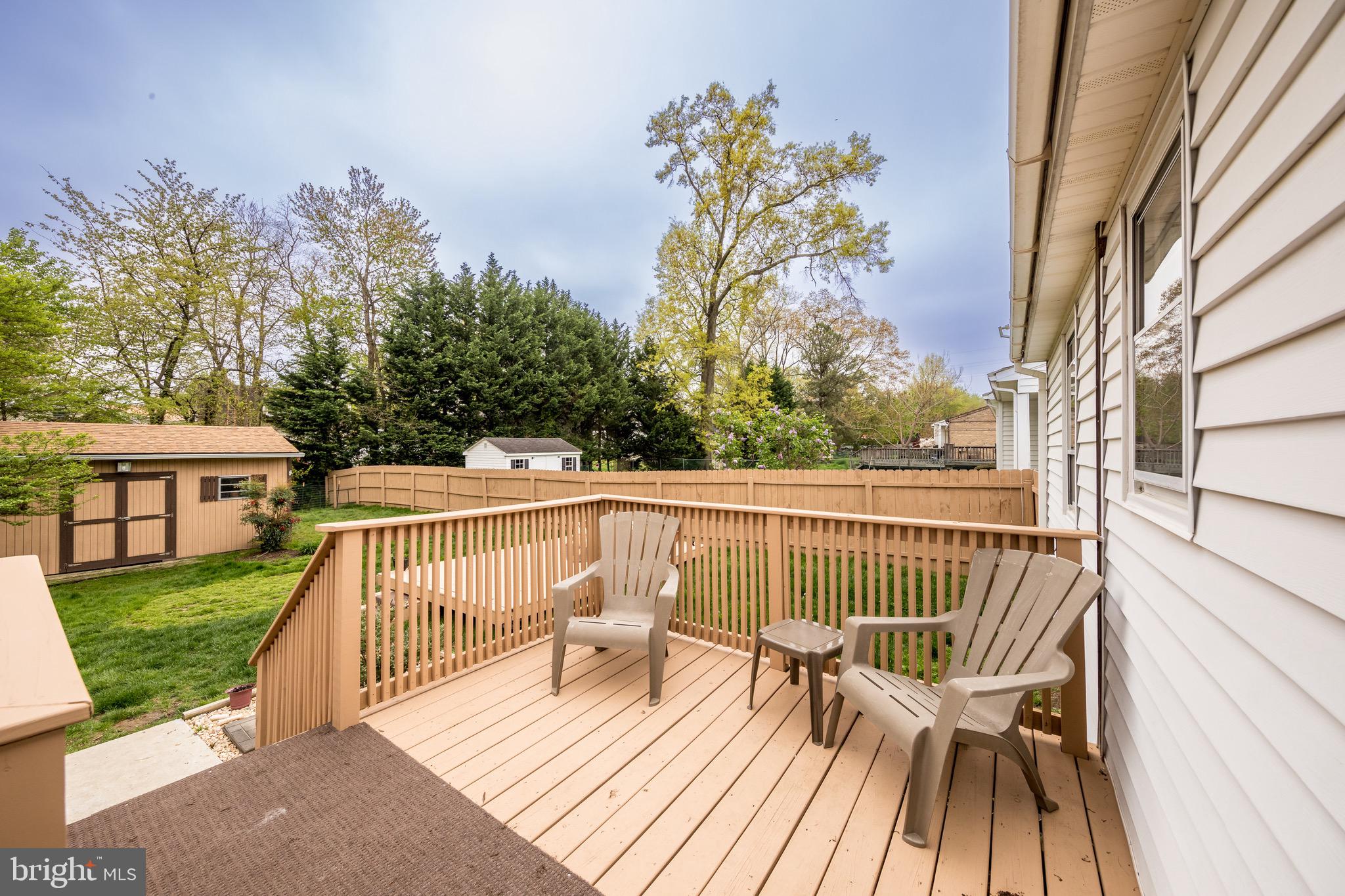 LEWIS MANOR - Residential