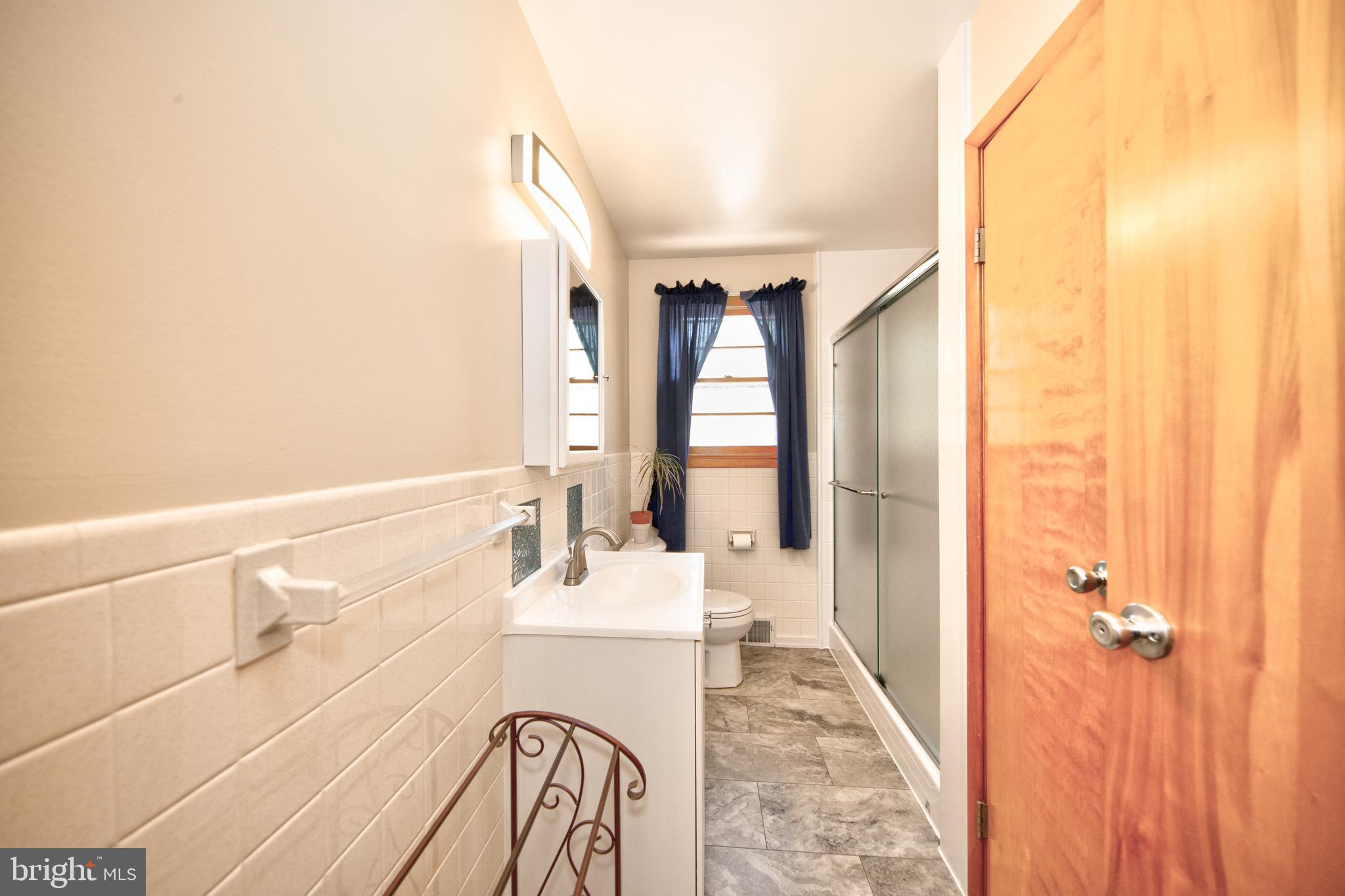 LEWIS MANOR - Residential