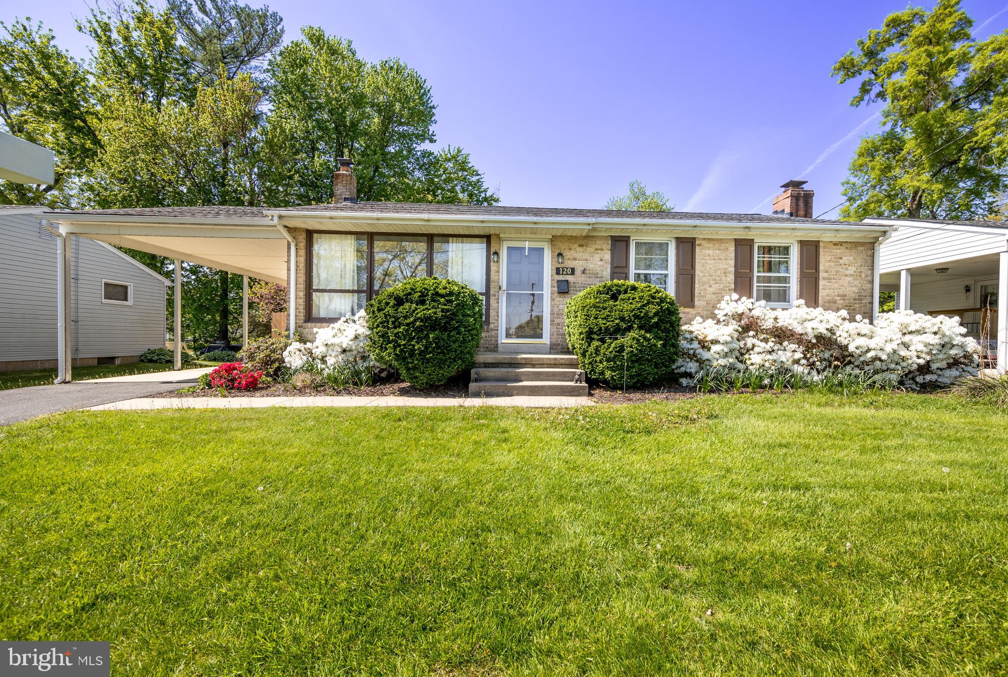 LEWIS MANOR - Residential