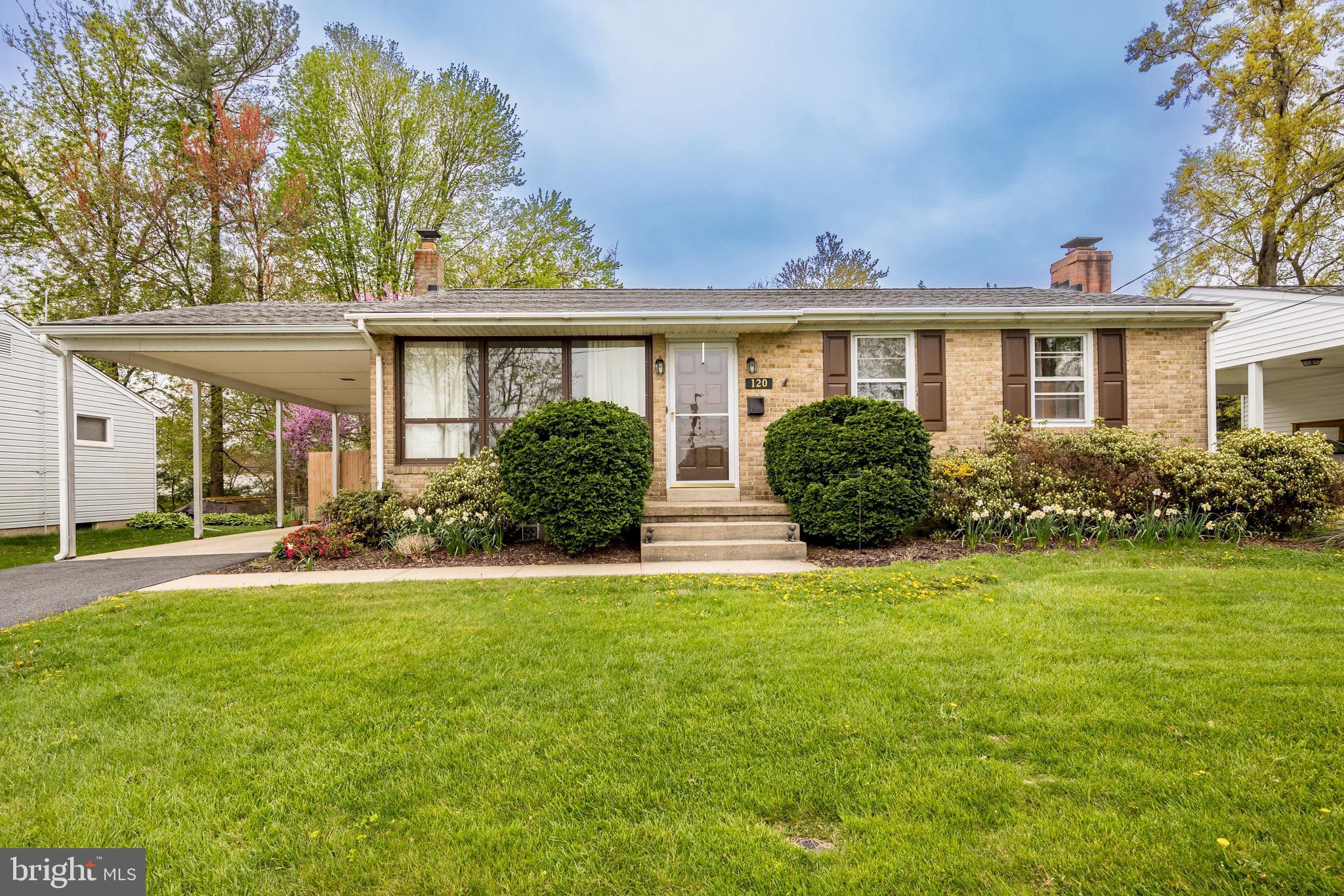 LEWIS MANOR - Residential