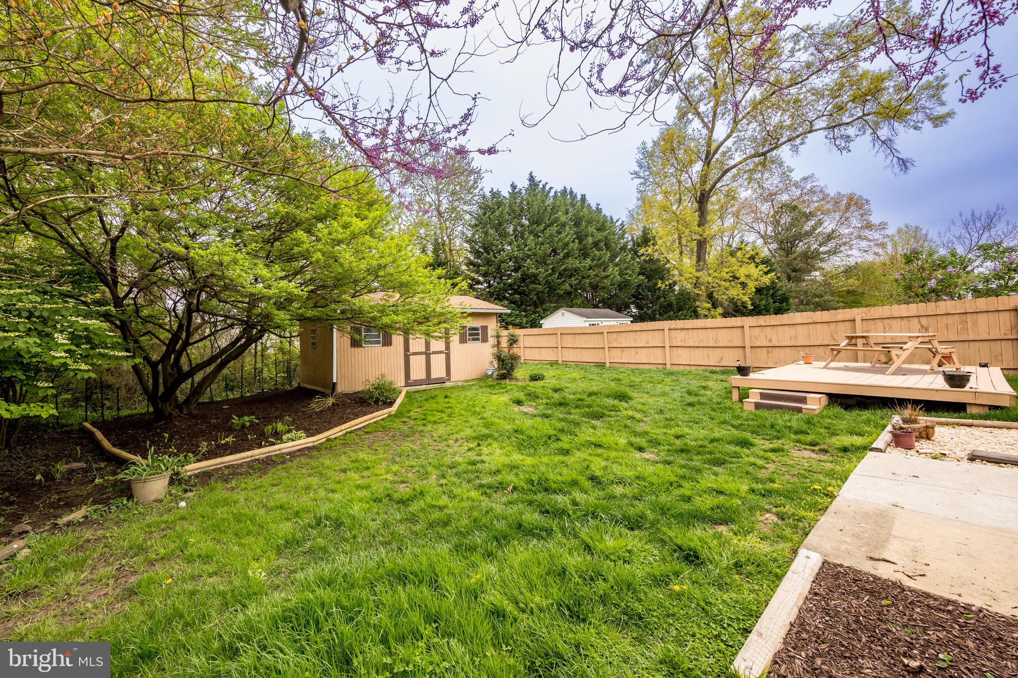 LEWIS MANOR - Residential