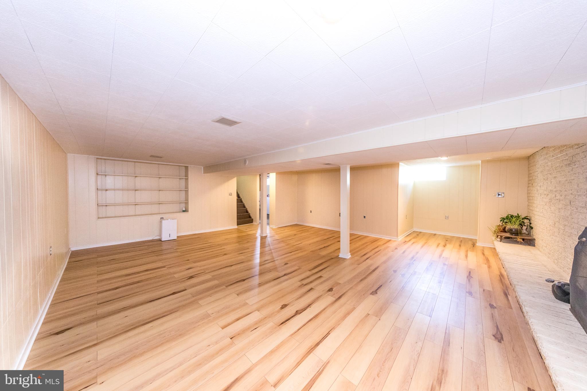 LEWIS MANOR - Residential