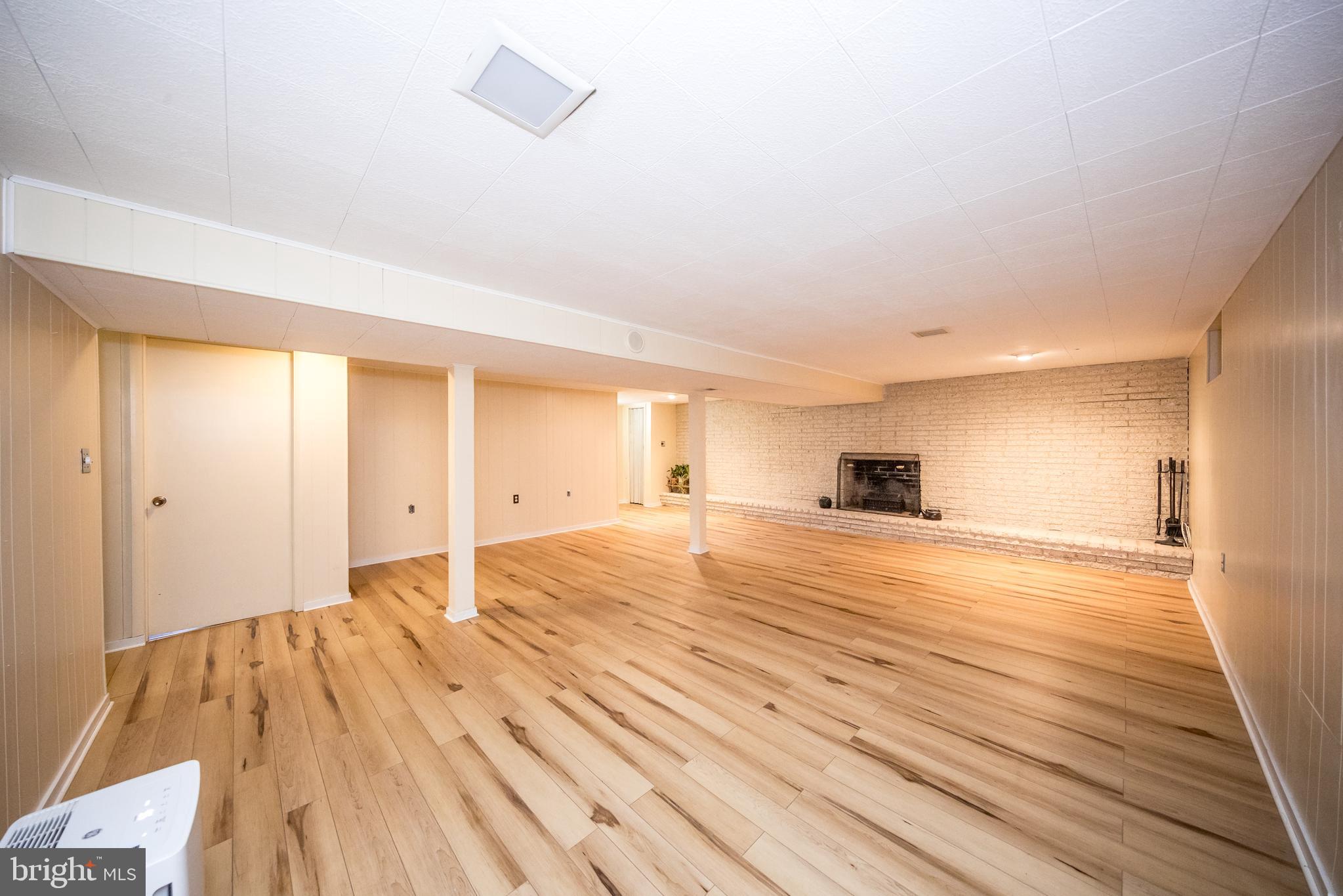 LEWIS MANOR - Residential